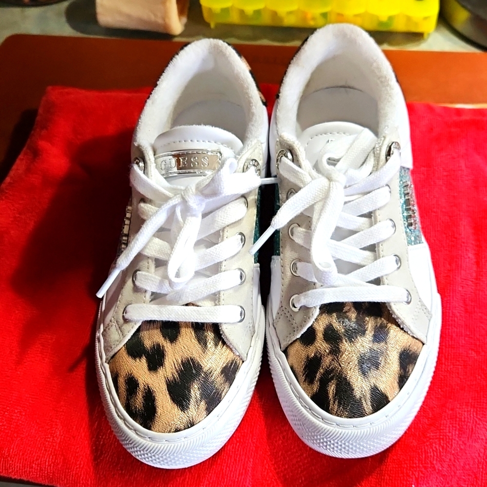 GUESS Sneakers